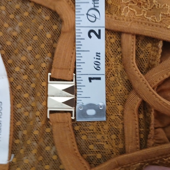 Maurices yellow key hole lace top tank top size small - Picture 13 of 13